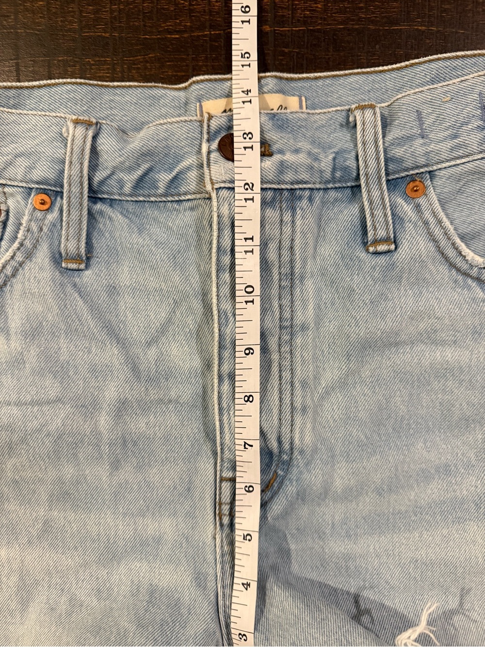 Madewell Relaxed Denim Shorts Cedarcroft Wash Size 31 Distressed Raw Hem - Picture 8 of 12